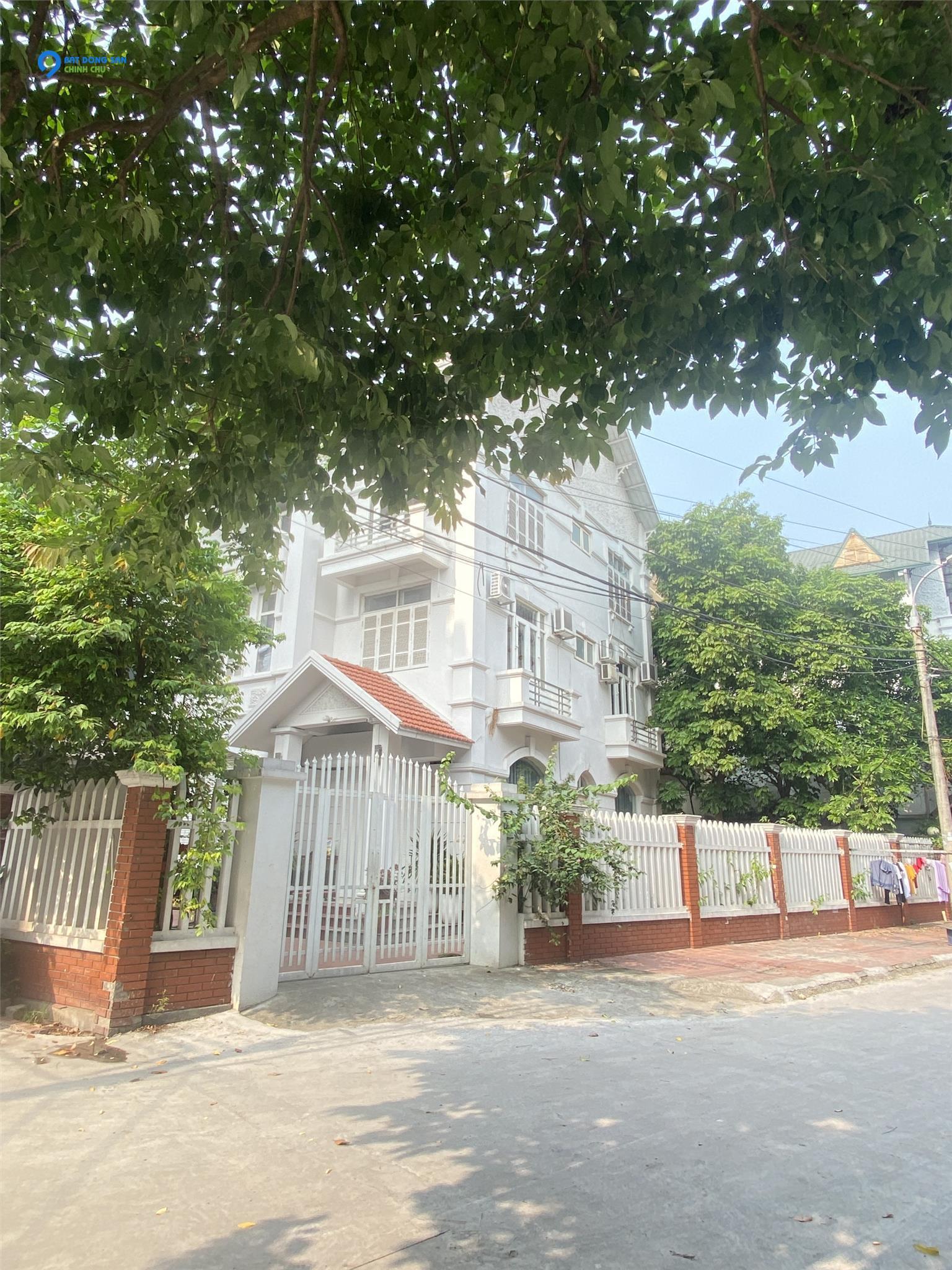 Cho thuê nhà nguyên căn villa 9 phòng khép kín, làm văn phòng và nơi ở cho chuyên gia tại Từ Sơn Tiên Du, Bắc Ninh