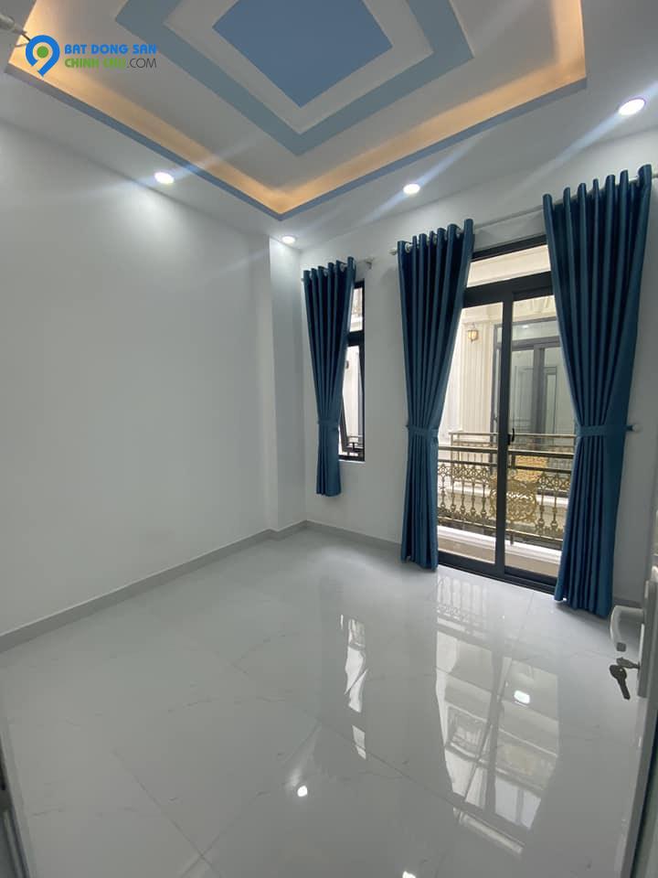 Bán nhà phố MTĐ ở Huyện Bình chánh. DT = 200m2. Giá chỉ : 5,5 tỷ: