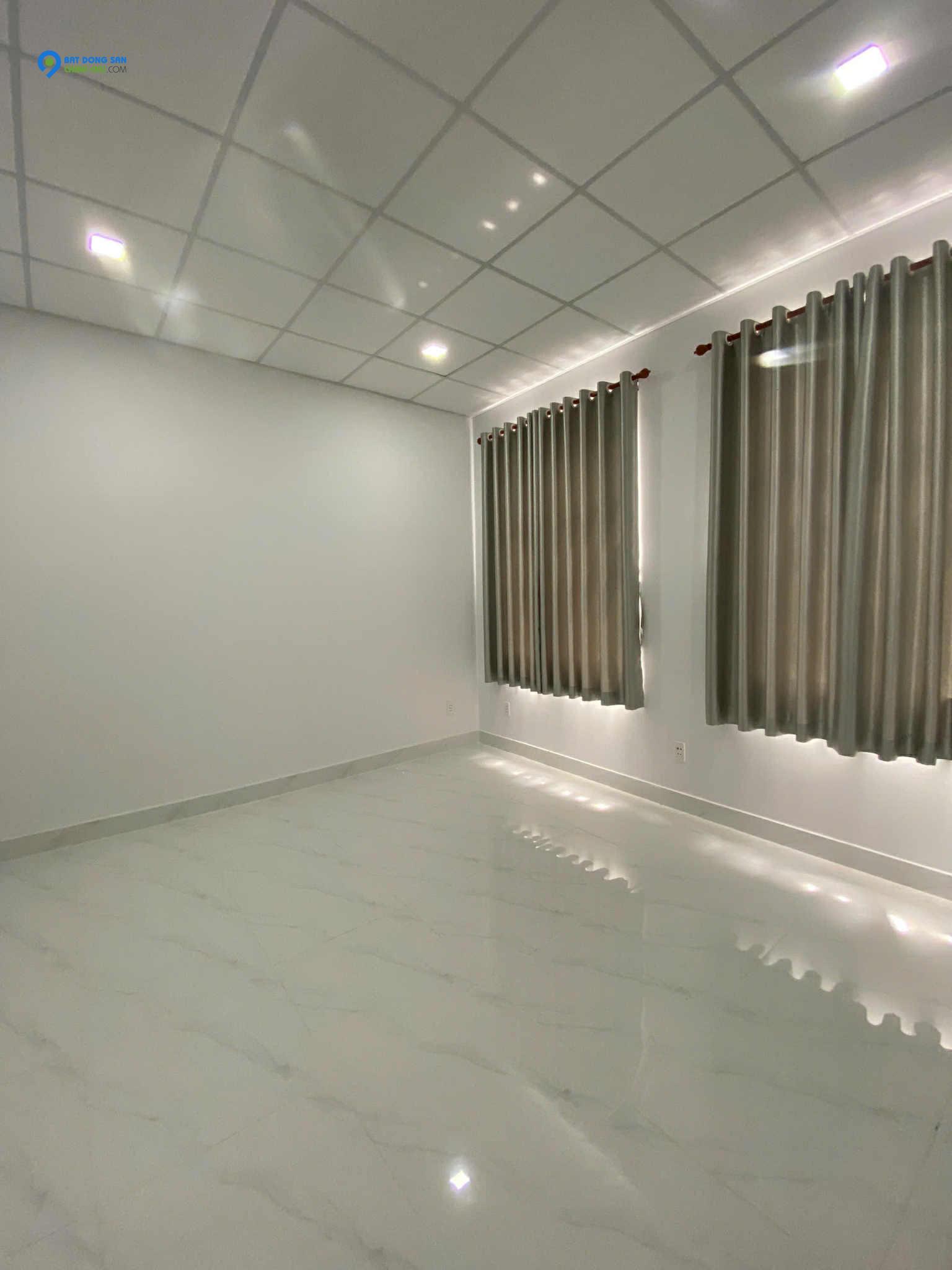 Bán nhà MT đường Tỉnh Lộ 10, DT 63m2, xây mới 1 trệt, 1 lầu.