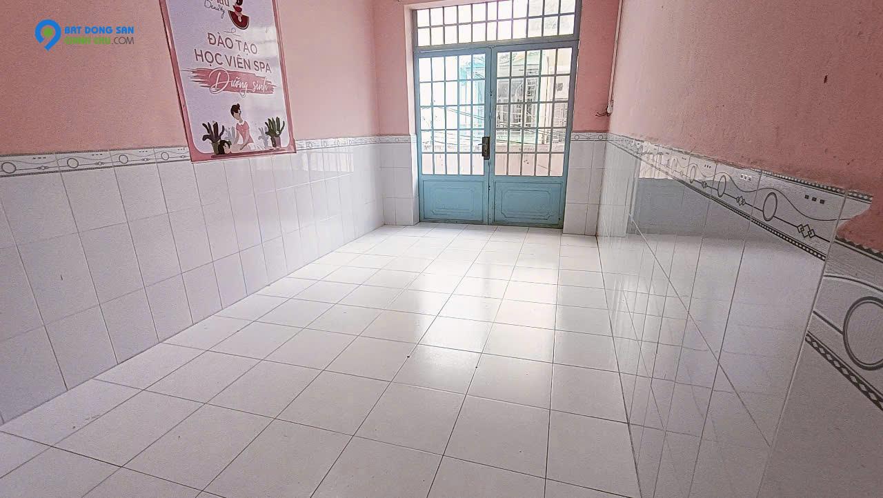 6 - Chủ gửi: Cho thuê nhà 6 triệu mặt tiền hẻm 233
