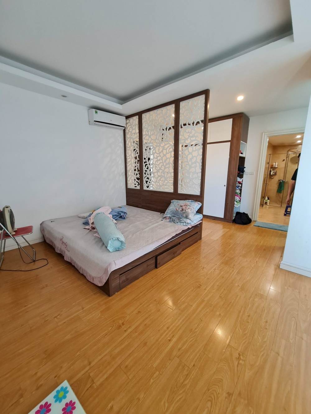 BÁN CĂN HỘ CHUNG CƯ  19 ĐẠI TỰ,161m2 . VIEW HỒ LINH ĐÀM