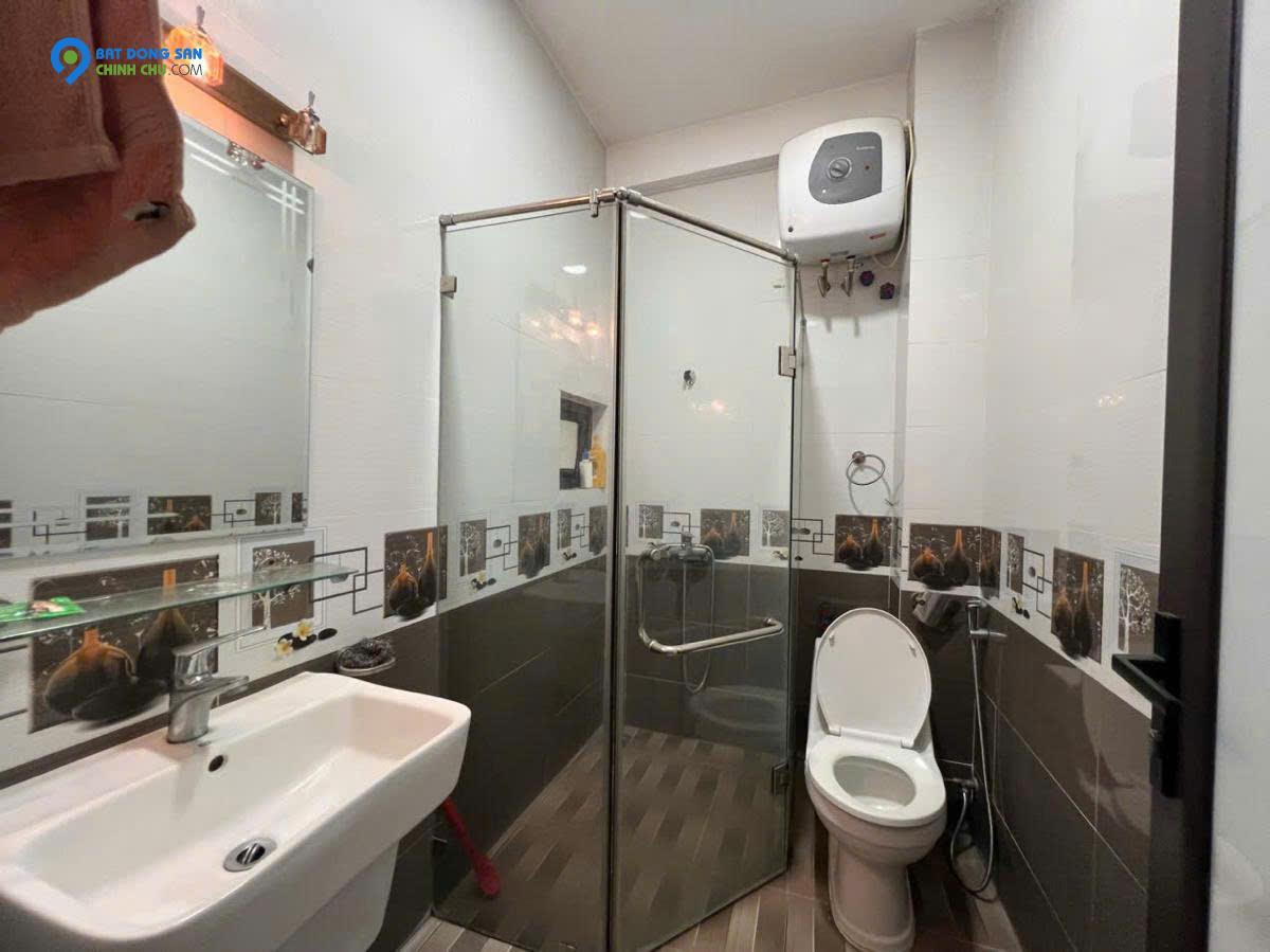 BÁN NHÀ BỒ ĐỀ LONG BIÊN Ô TÔ 7 CHỖ VÀO NHÀ