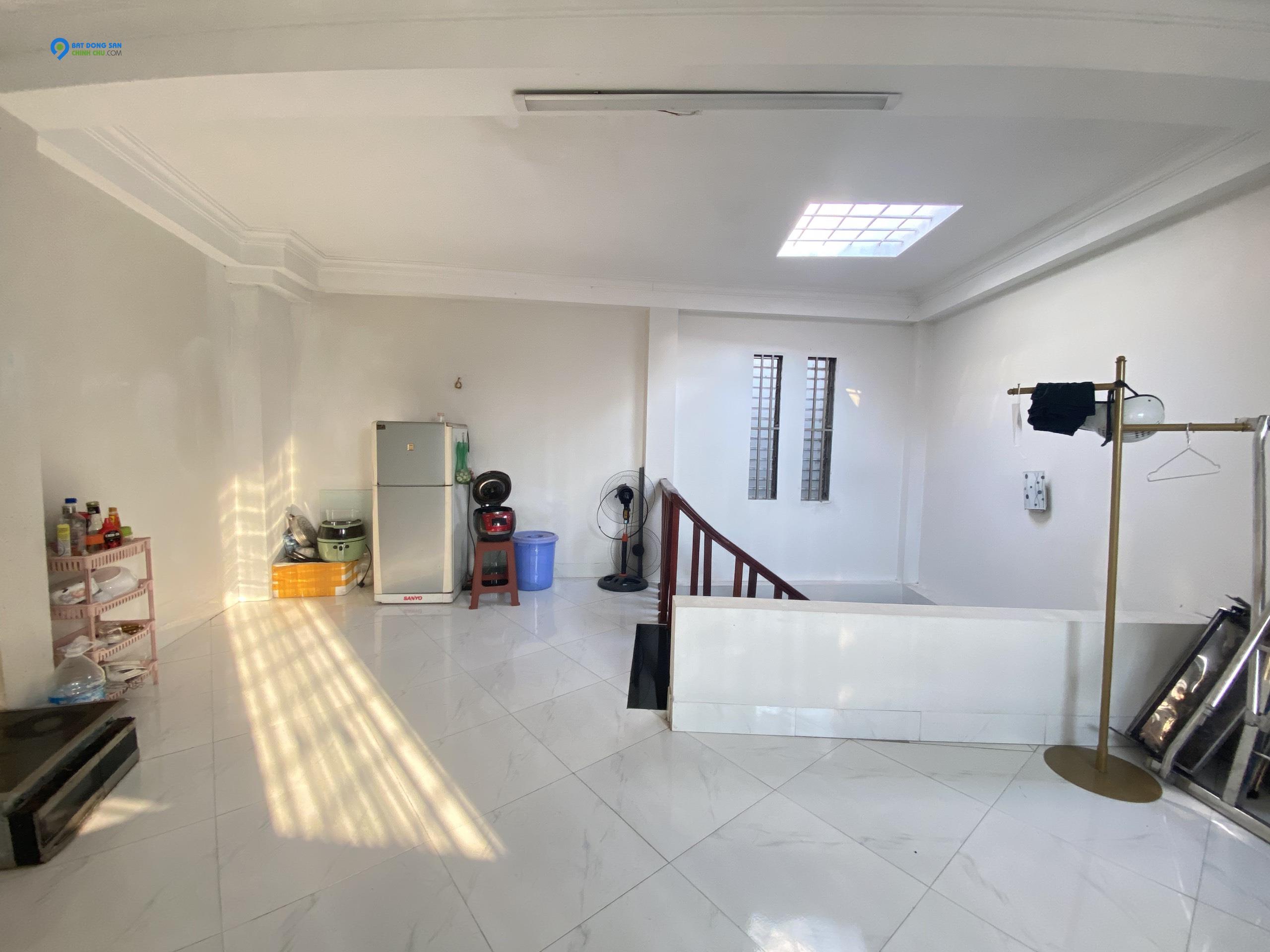 BÁN NHÀ BỜ SÔNG SÉT, TRƯƠNG ĐỊNH, 40M2, 5 TÀNG, KINH DOANH, 2 VỈA HÈ RỘNG, 0962195211