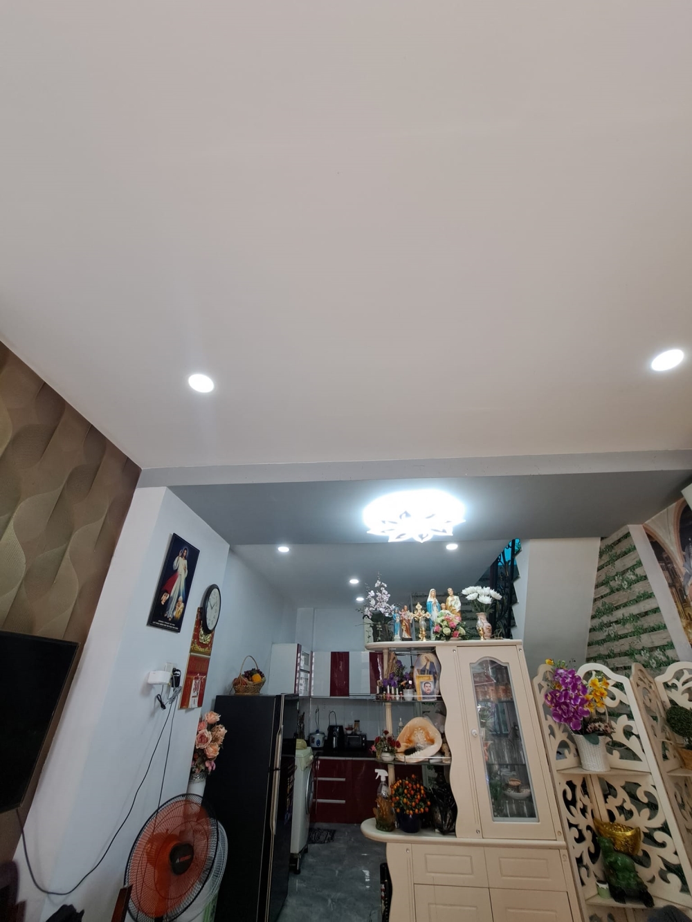 BÁN NHÀ CHÍNH CHỦ TRANG BÌA-XE HƠI QUAY ĐẦU-NHÀ MỚI VÀO Ở NGAY