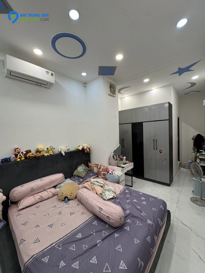 BÁN NHÀ GẦN TÊN LỬA - 2 TẦNG - 42M2 ( 3×14M) - 4 TỶ (TL)
