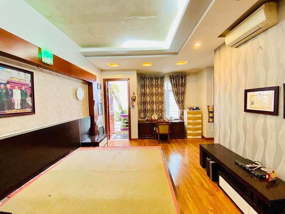 BÁN NHÀ  KIM GIANG, NGÕ Ô TÔ TRÁNH, 52M2, 10 TỶ