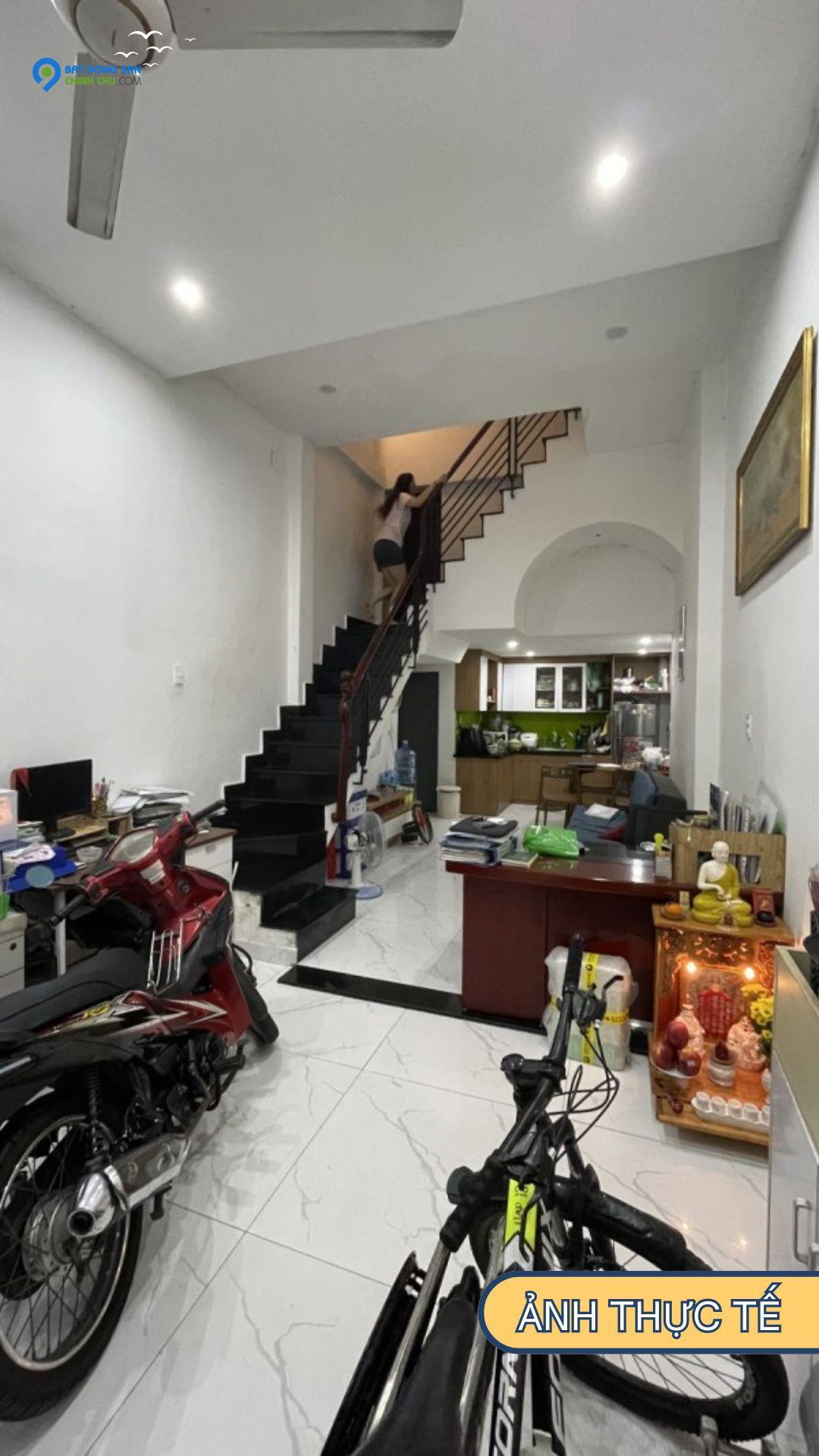 BÁN NHÀ LÝ THƯỜNG KIỆT, 3 TẦNG ĐÚC KIÊN CỐ, 4PN, NGAY CẠNH HXH TRÁNH NHAU