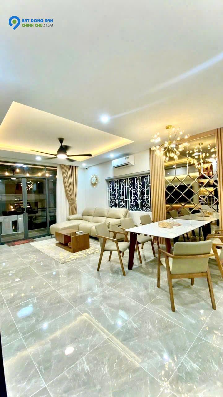 BÁN NHÀ Q10- HẺM 6M THÔNG CMT8- NGANG HƠN 5M- CĂN GÓC 3 TẦNG 3 PHÒNG NGỦ NỘI THẤT SỊN: 11 TỶ NHỈNH