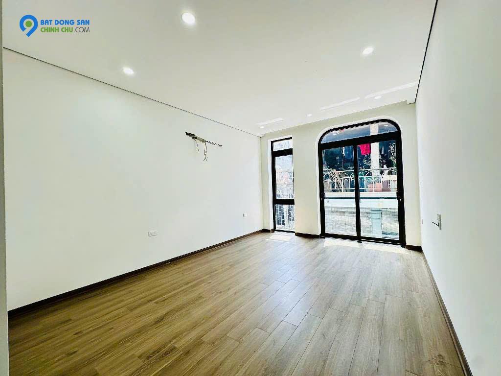 BÁN NHÀ THẠCH BÀN LONG BIÊN – 39M – 6 TẦNG – THANG MÁY – GARA Ô TÔ – 12,2 TỶ – NHÀ ĐẸP Ở NGAY