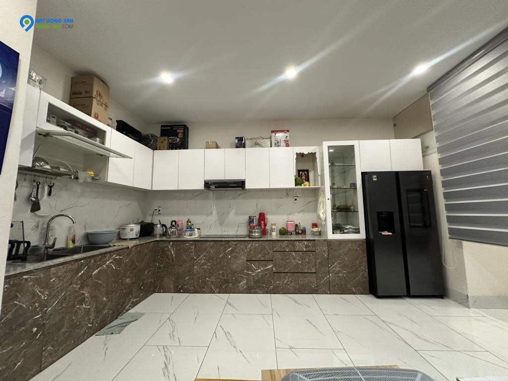 BIỆT THỰ MINI - HẺM 8M - KHU DÂN TRÍ - 90M2 - NGANG KHỦNG 6.7M