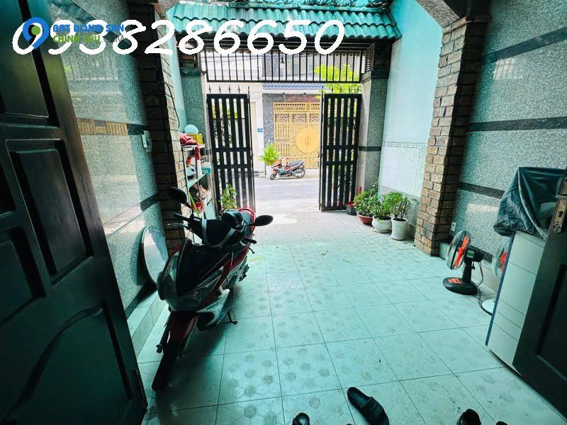 Bán Nhà Phường Tân Chánh Hiệp Quận12 , Nhà 4 Tầng: DT:( 4m x 17m ), Sổ Công Nhận 67m2