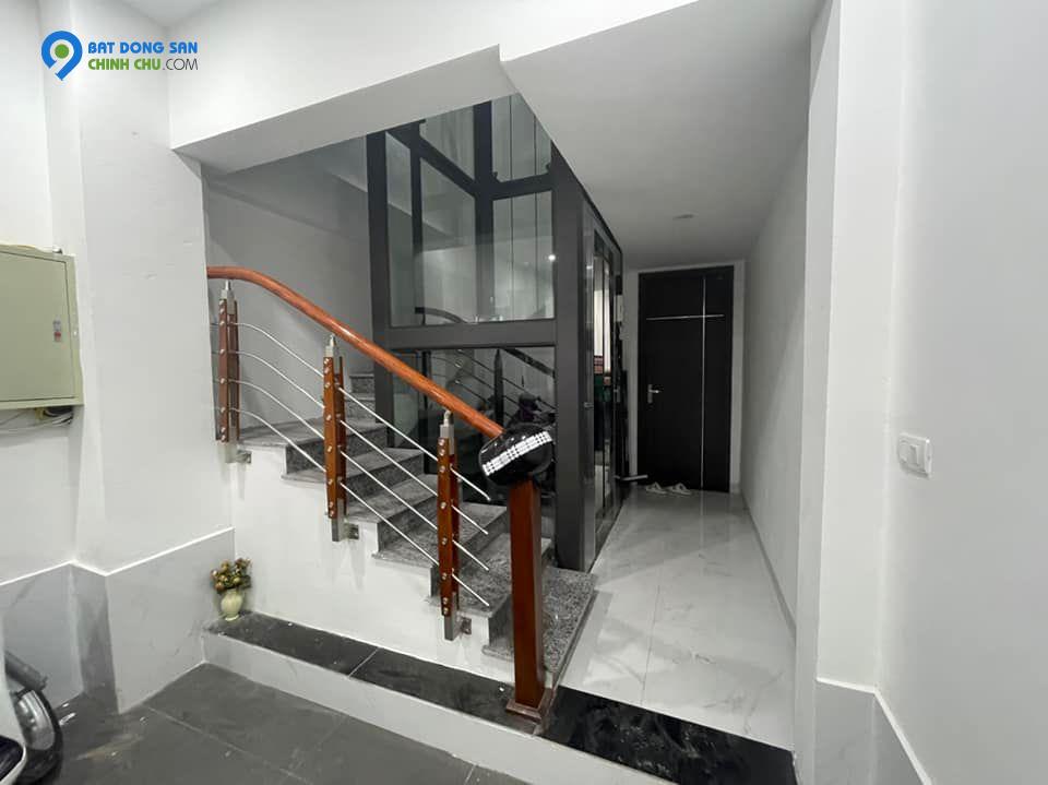 Bán căn hộ Yên Lãng diện tích 60m- 11 phòng -7 tầng, thang máy, gần ô tô. Giá 10,2 tỷ