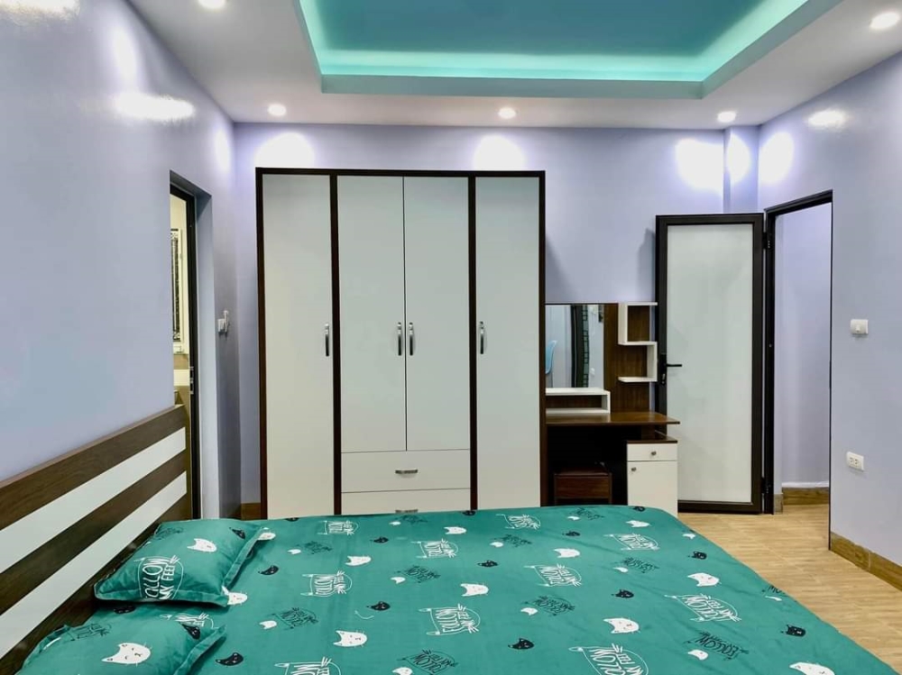 Bán gấp Đất Nghĩa Tân  xây CCMN, homestay, VP,, ô tô vào nhà, ngõ thông 100m chỉ 12.8 tỷ