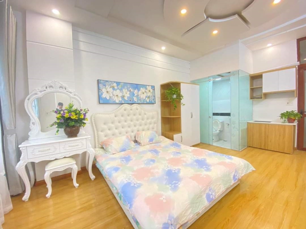 Bán gấp Đất Nghĩa Tân  xây CCMN, homestay, VP,, ô tô vào nhà, ngõ thông 100m chỉ 12.8 tỷ