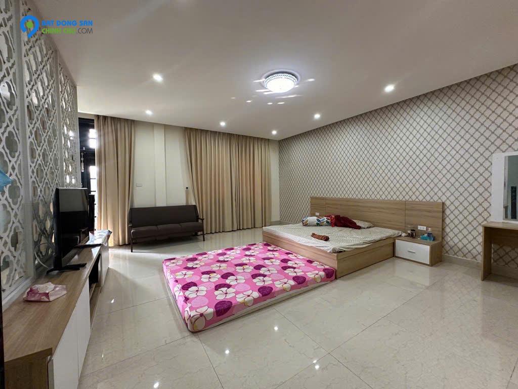 Bán gấp lô đất VIP diện tích khủng 303m2 mặt đường biển Nguyễn Tất Thành,Thuận Phước,Hải Châu,Đà Nẵng tặng căn biệt thự vườn.