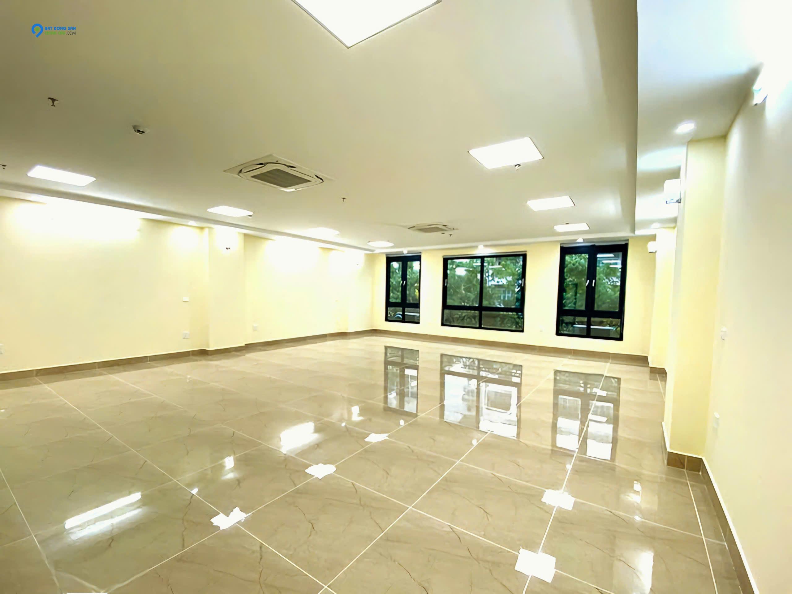 Bán mặt phố Láng Hạ - DT 115m2 XD 5 tầng - MT 5.4m - vuông vắn - 2 mặt thoáng - vị trí vànG