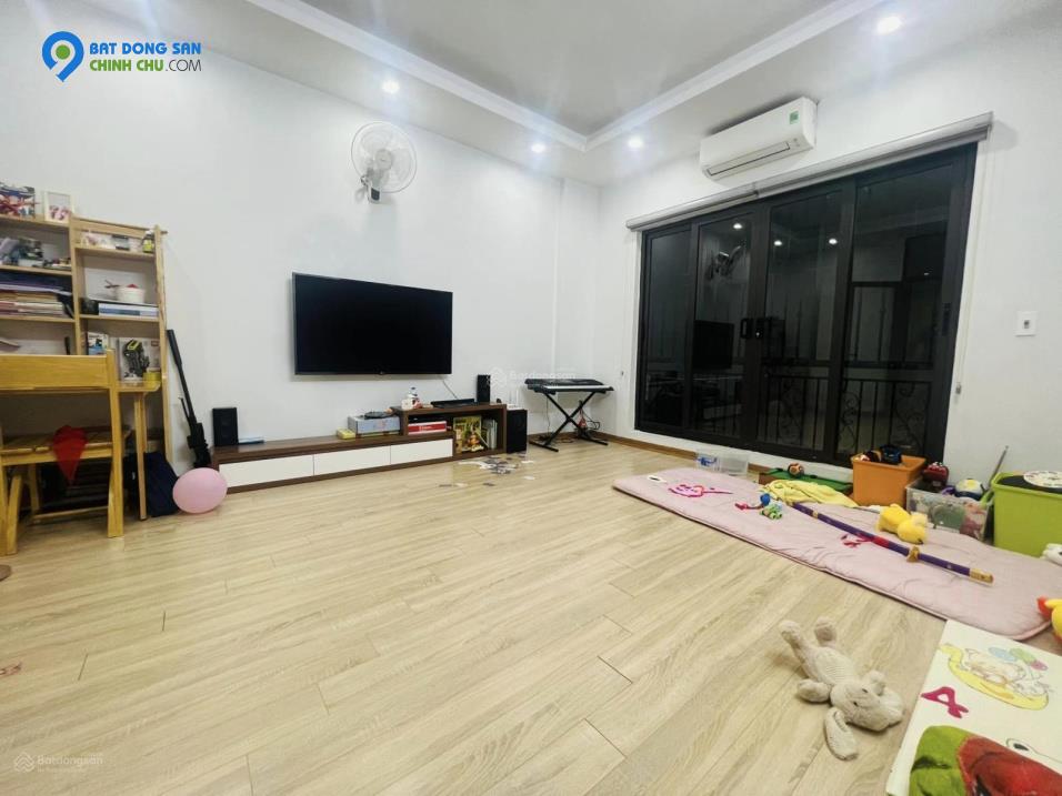 Bán nhà Giáp Nhất, Thanh Xuân: 34m2*5T chỉ 4 tỷ 15 nhà chắc chắn, sổ vuông, 3 pn, tiện ích đủ đầy