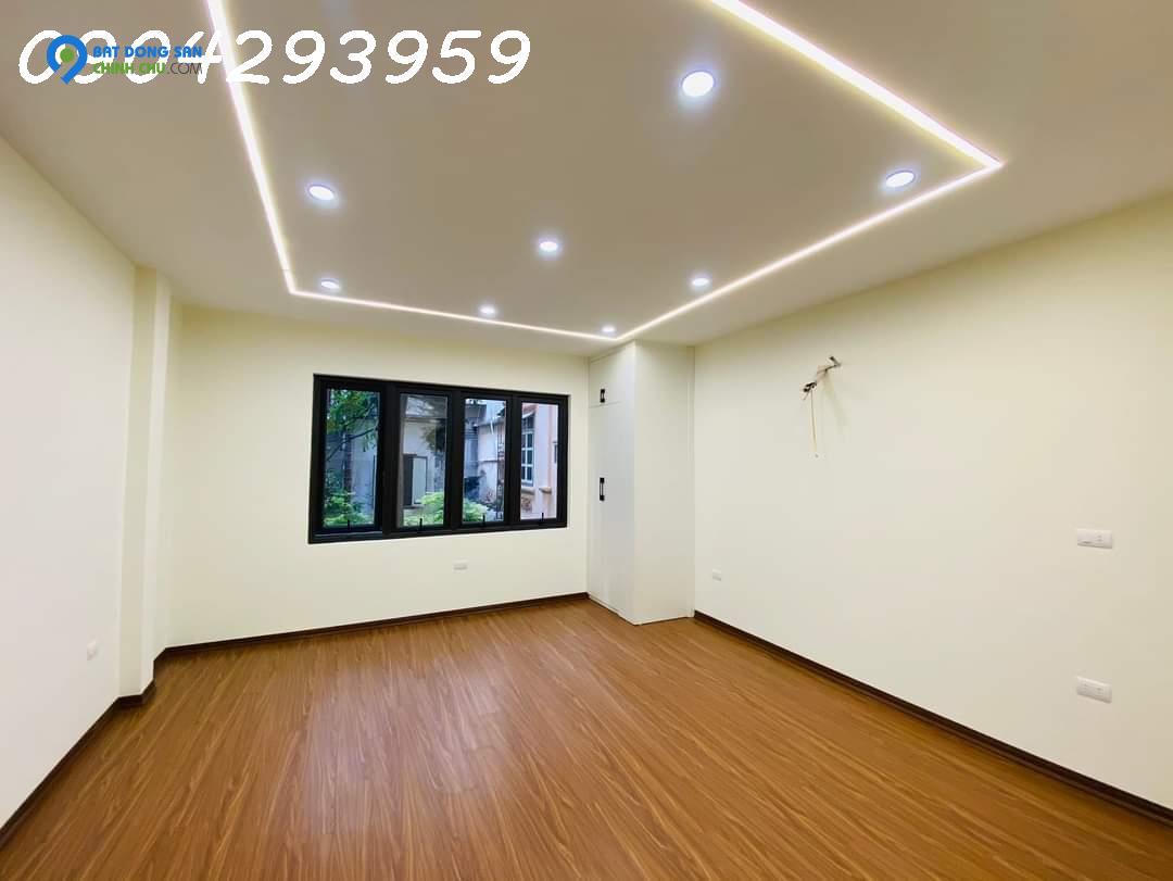 Bán nhà Hoàng Đạo Thành 6 tầng THANG MÁY, sát ÔTÔ,42m2, giá chào 6.3 tỷ