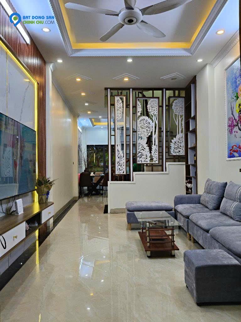 Bán nhà Hoàng Ngân, 39m2, 5.8 tỷ, nhà đẹp, full nội thất, hẻm yên tĩnh, thoáng mát