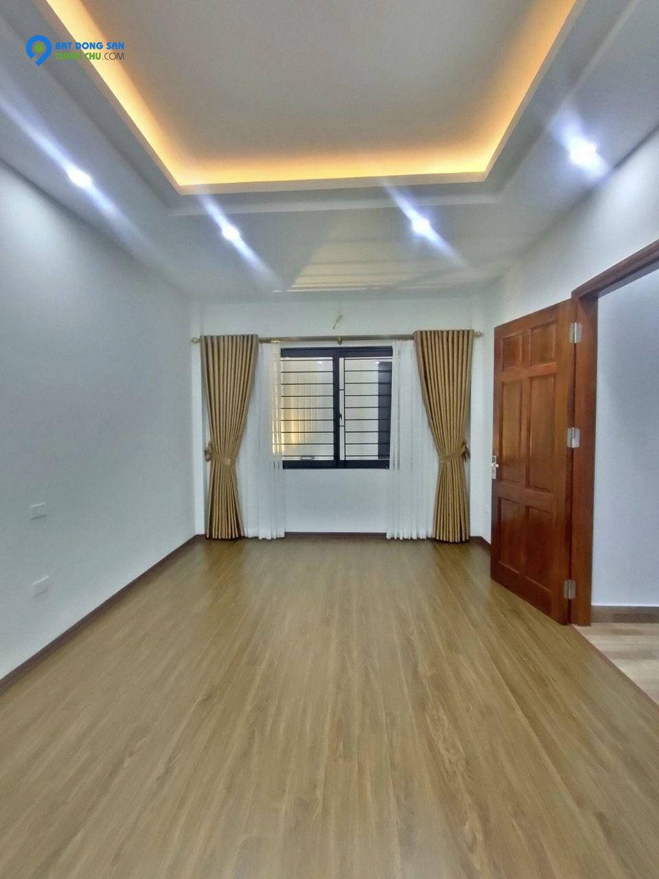 Bán nhà Ngọc Thuỵ, Long Biên, 5 Tầng, 30m2, Ô TÔ, Mới tinh, chỉ 3,8 tỷ. LH 0357613689