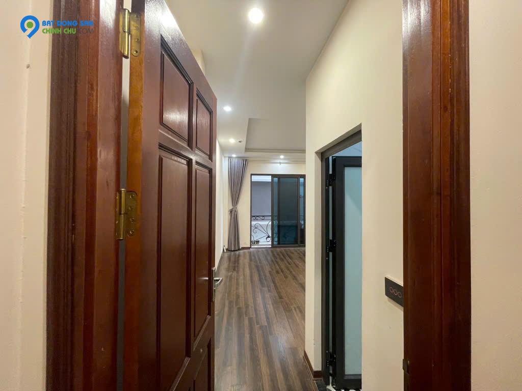 Bán nhà Phố Trạm - 48m2 - ngõ thông - ô tô - chỉ 6.1 tỷ