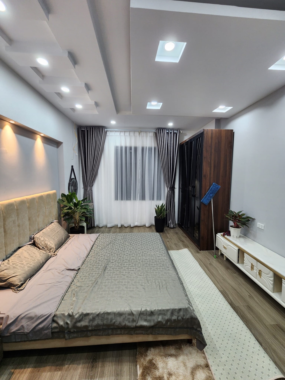 Bán nhà TRƯỜNG CHINH quận Thanh Xuân 36m 5 tầng NHÀ ĐẸP ở ngay full nội thất xịn sò nhỉnh 4 tỷ lh 0975124520