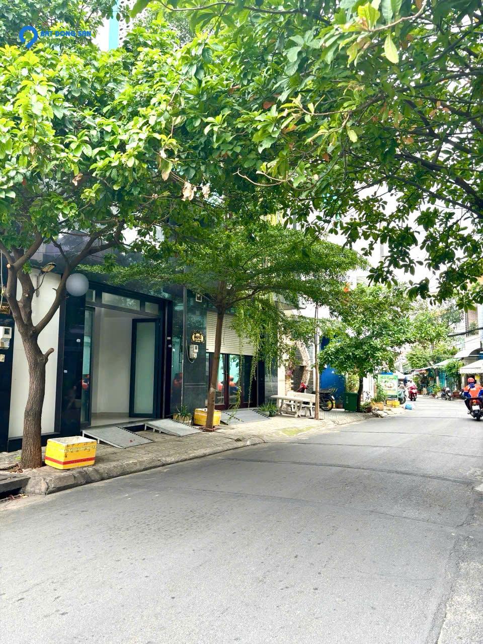 Bán nhà Tân Sơn Nhì - Quận Tân Phú chỉ 9 Tỷ - Hẻm xe hơi 8m - 6 Tầng.