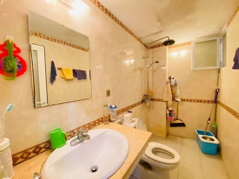 Bán nhà Thái Thịnh, ngõ ô tô, DTXD62m2, vị trí để ở là chân ái. 0338080356