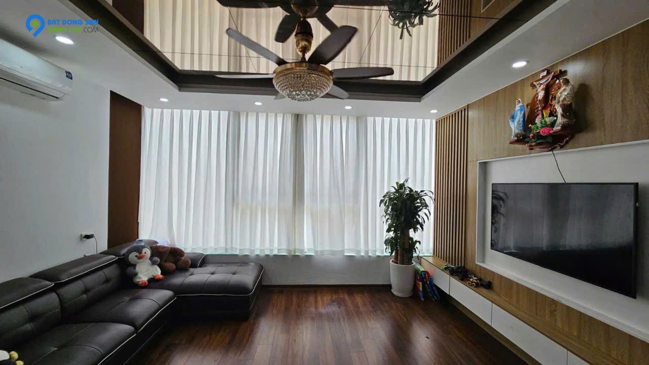 Bán nhà Văn Phú, Hà Đông - Lô góc, thang máy, ô tô, 6 Tầng, 40m, 4.8x8.2m, chỉ nhỉnh 10 tỷ