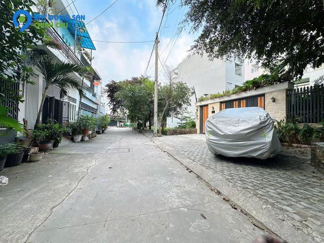 Bán nhà cách mặt tiền vườn lài 30m2, phường an phú đông, q12, nhà thông thoáng sạch sẽ, sổ vuông, DT:57m2, giá  5 tỷ.