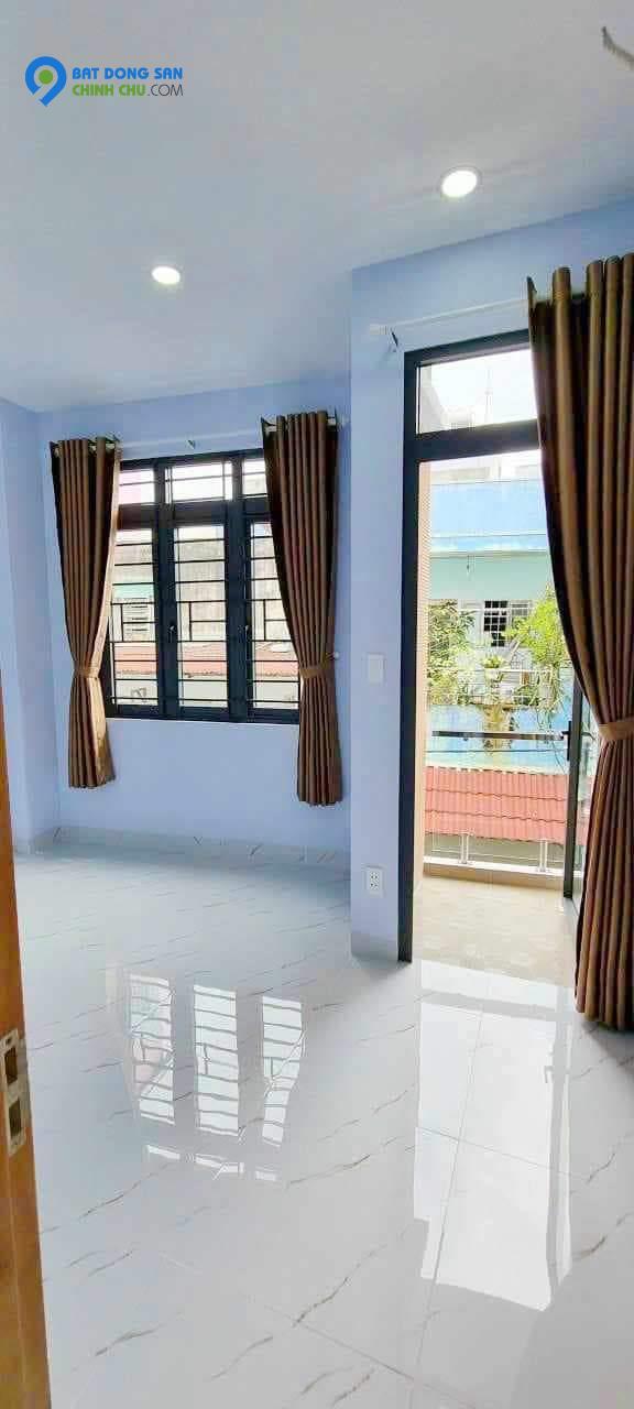 Bán nhà, ngã 4 Nguyễn Thị Thập, 72m2, nở hậu, 3 tầng đúc, HXH, nhẹ 5 tỷ