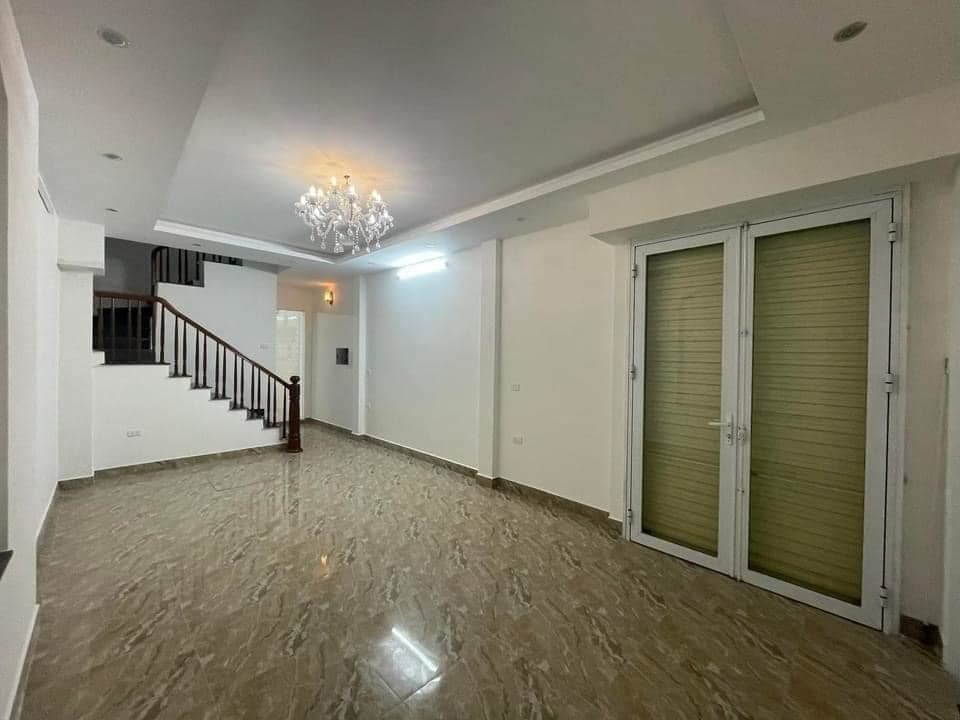 Bán nhà ngõ Cự Lộc , hàng xóm Royal city , gần hồ , sát phố , nhà mới đẹp