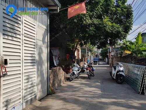 Bán nhà phố Gia Thụy nhỉnh 3 Tỷ diện tích 40m2, ngõ thông, kinh doanh.