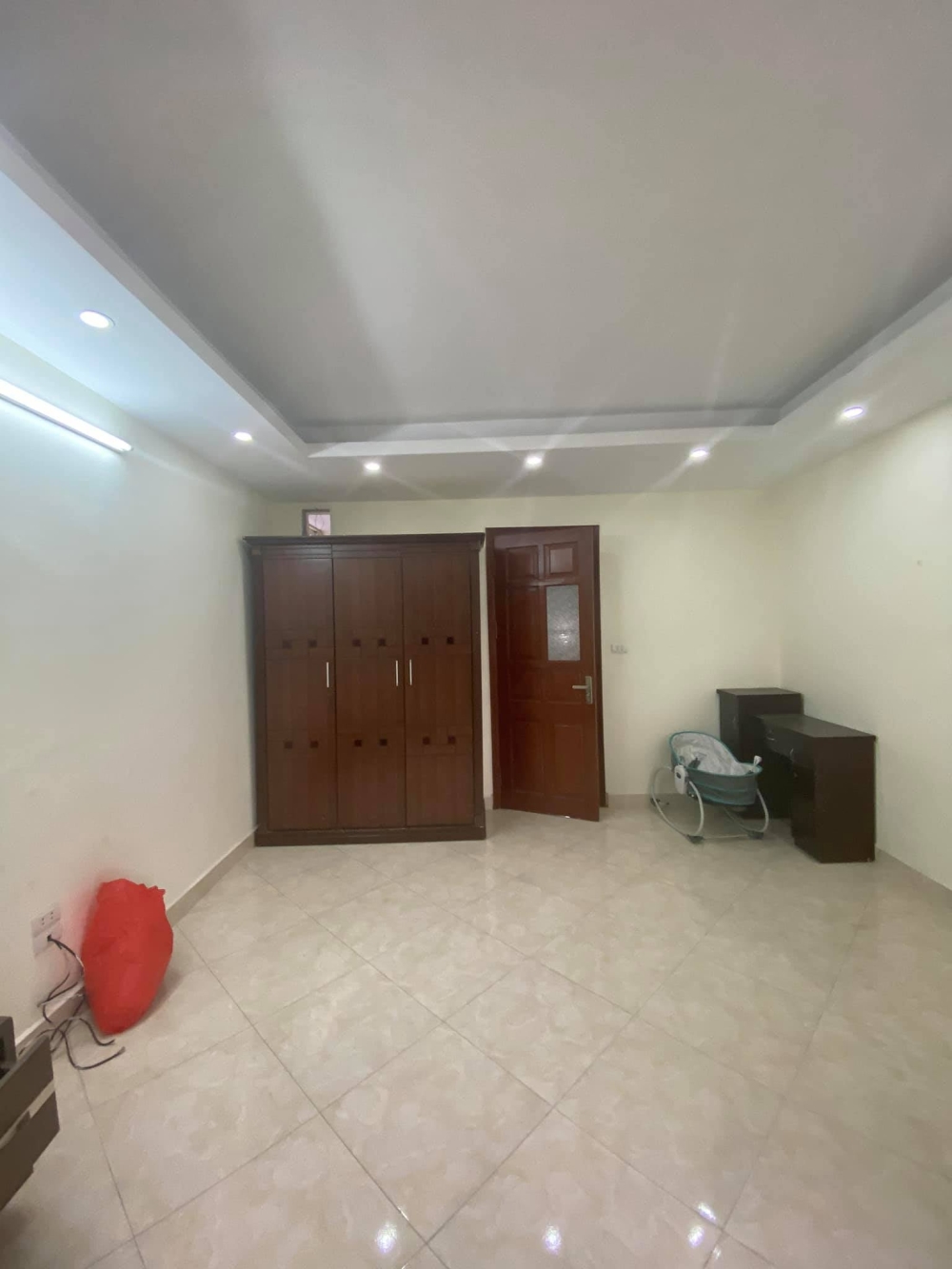 Bán nhà phố Kim Giang 42 m2, kinh doanh tốt, 4 tỷ 750tr