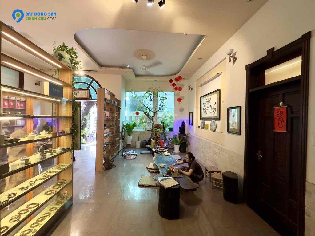 Biệt thự ngay Aeon Mall Tân Phú, 3 tầng 14x21,250m2 6PN. Hẻm oto tránh 0902849934