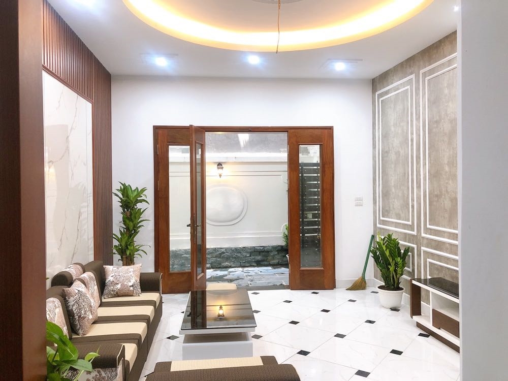 Cần BÁN NHÀ Phố YÊN LẠC building, 5 tầng, 45m2, thang máy chuẩn 5 sao, nội thất sịn sò, vị trí đắc địa, TRUNG TÂM QUẬN HAI BÀ TRƯNG