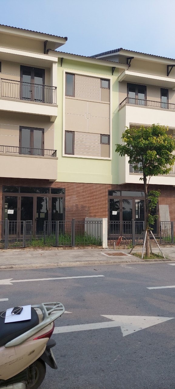 Căn Shophouse góc view sông sen, DT 130,5 m2, trục thông cực đẹp, giá ổn