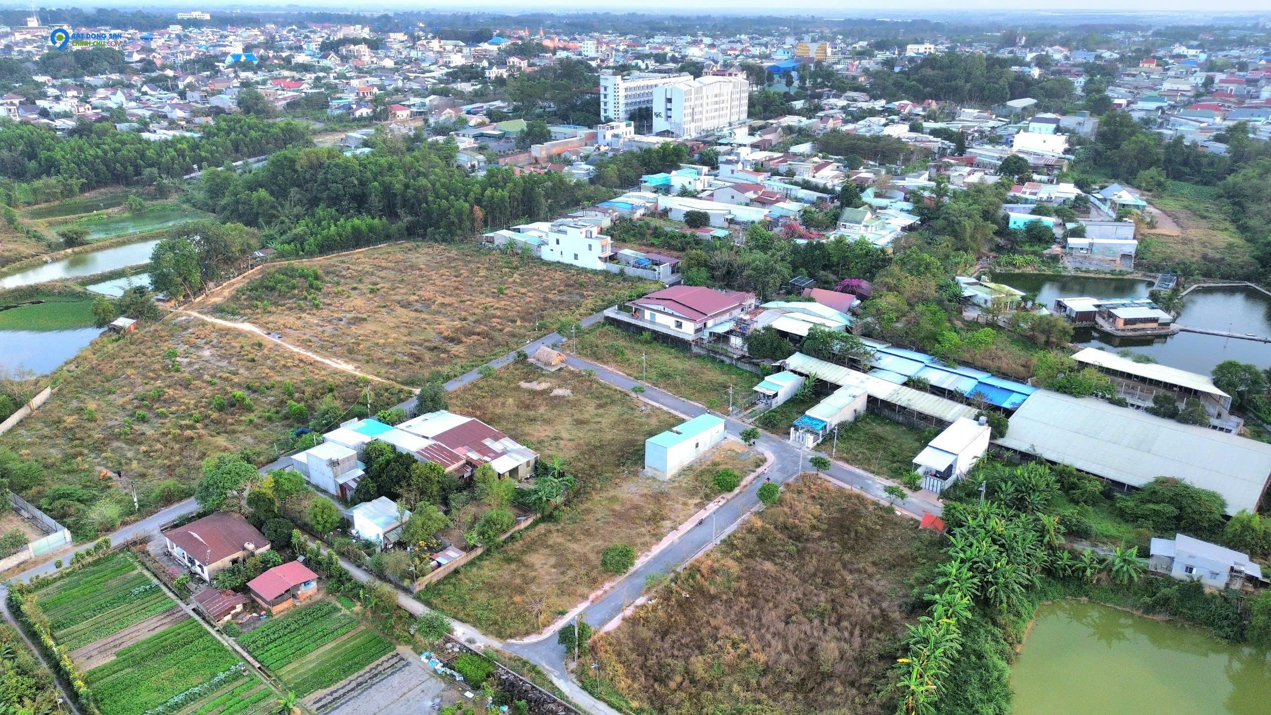 Cần bán gấp lô đất sổ riêng thổ cư 5*33 cạnh trường Trịnh Hoài Đức
