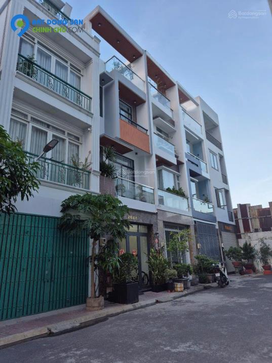 Cần bán nhà đẹp Tô Hiệu, Hiệp Tân, Tân Phú. Diện tích 4.25x16m trệt 3 lầu. Giá 8.8 tỷ