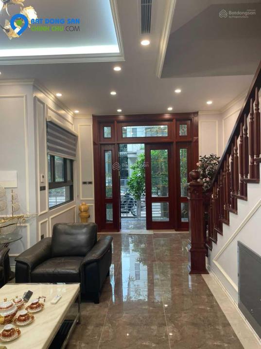 Cần bán nhanh biệt thự SL 122,5m2, vị trí đẹp và hoàn thiện tỉ mỉ và đẹp chất lượng, tại VinhomesTL