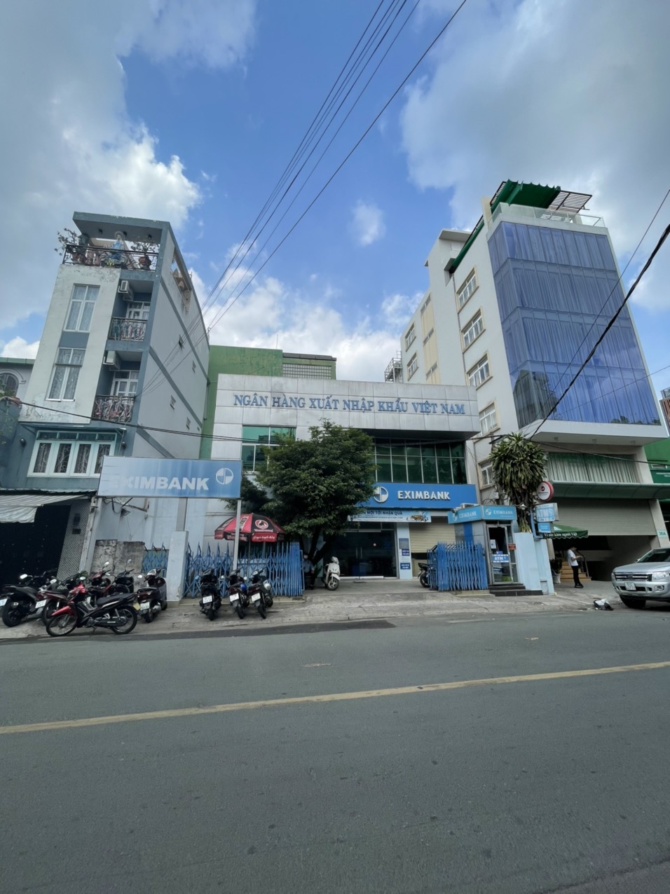 Cần cho thuê căn nhà Nguyên Căn Đường Nguyễn Giản Thanh , Quận 10