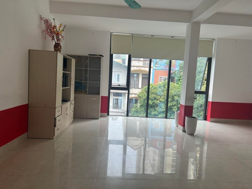 Cần cho thuê văn phòng 110 m2 tại phố Lê Lai, Hà Đông