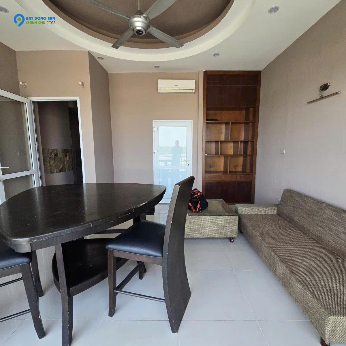 Chính chủ rất cần bán căn biệt thự mặt phố ven sông, 180m2, giá 39 đại gia Thượng, Tây Hồ