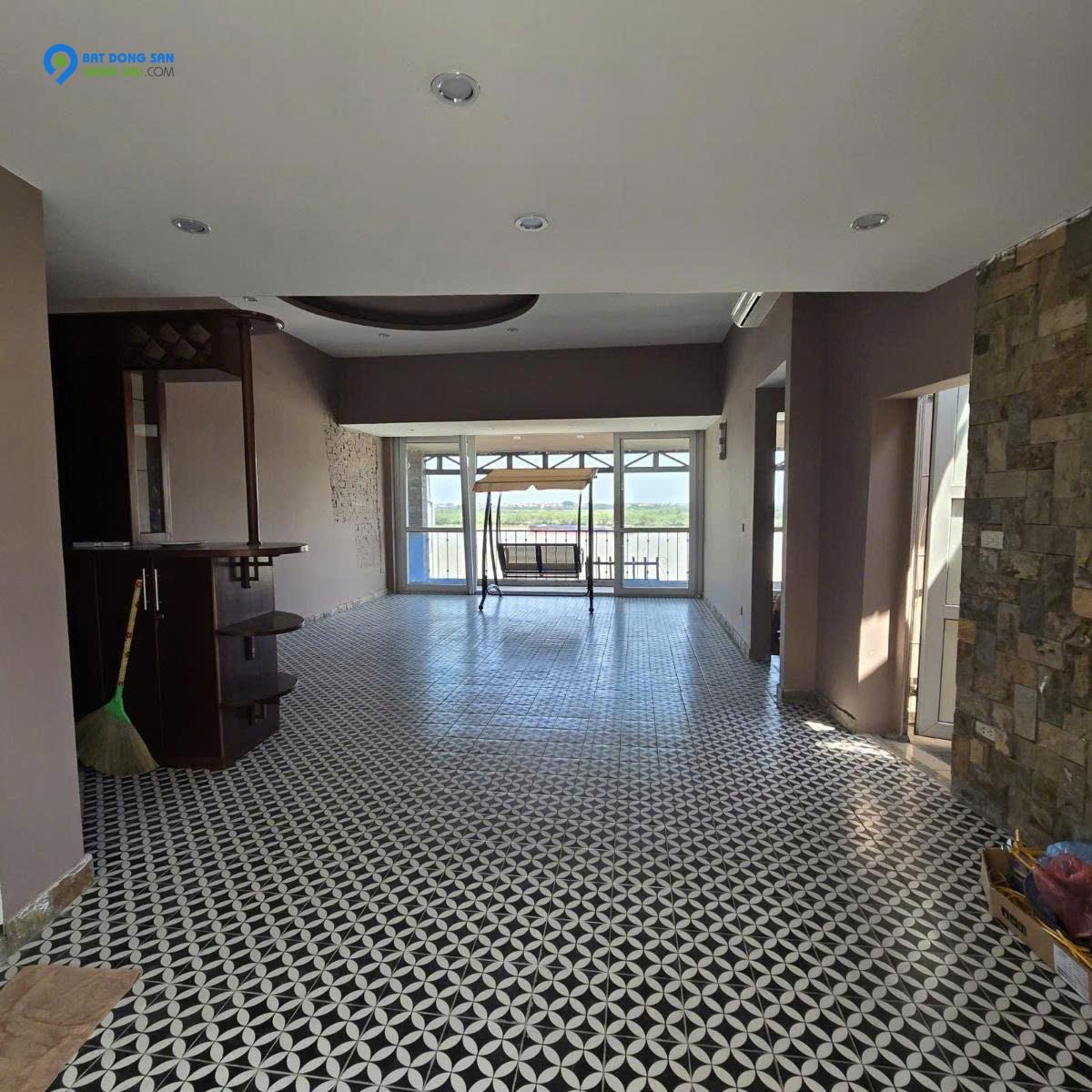 Chính chủ rất cần bán căn biệt thự mặt phố ven sông, 180m2, giá 39 đại gia Thượng, Tây Hồ