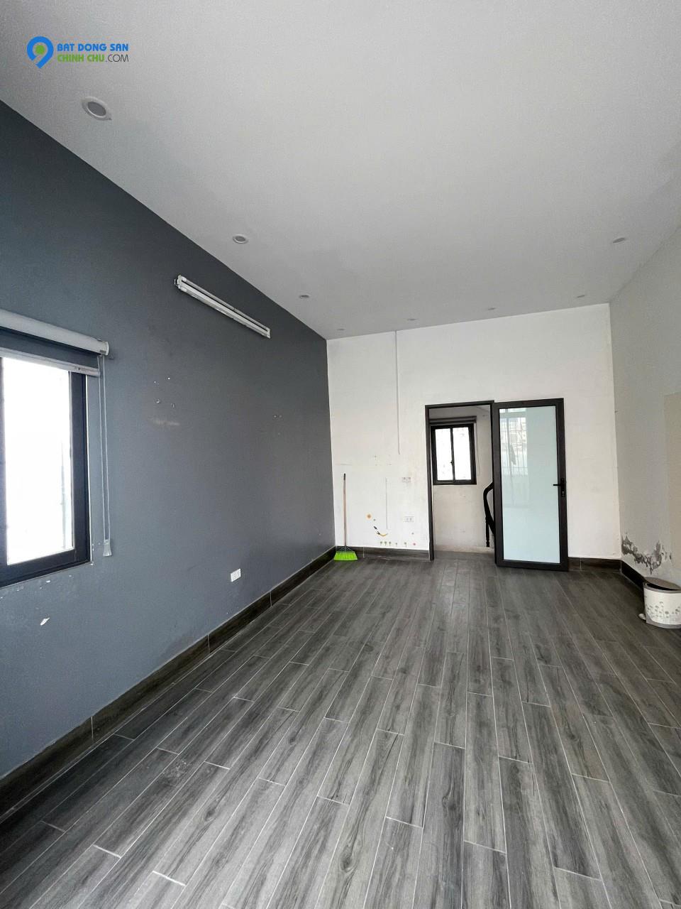 Cho thuê nhà ngõ 255 Lĩnh Nam, 32m2, 4 tầng, 3 ngủ, 8 Triệu - ở gia đình, nhóm