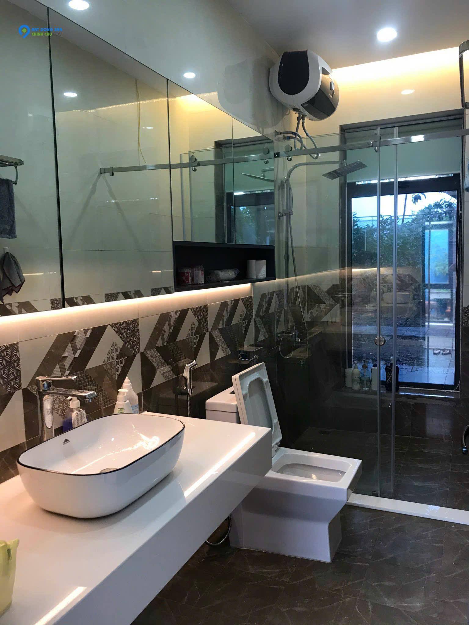 Cho thuê nhà vườn tại Đông La 520m2. 3PN, full đồ cao cấp, 15tr/tháng, gần Tố Hữu, gần công viên