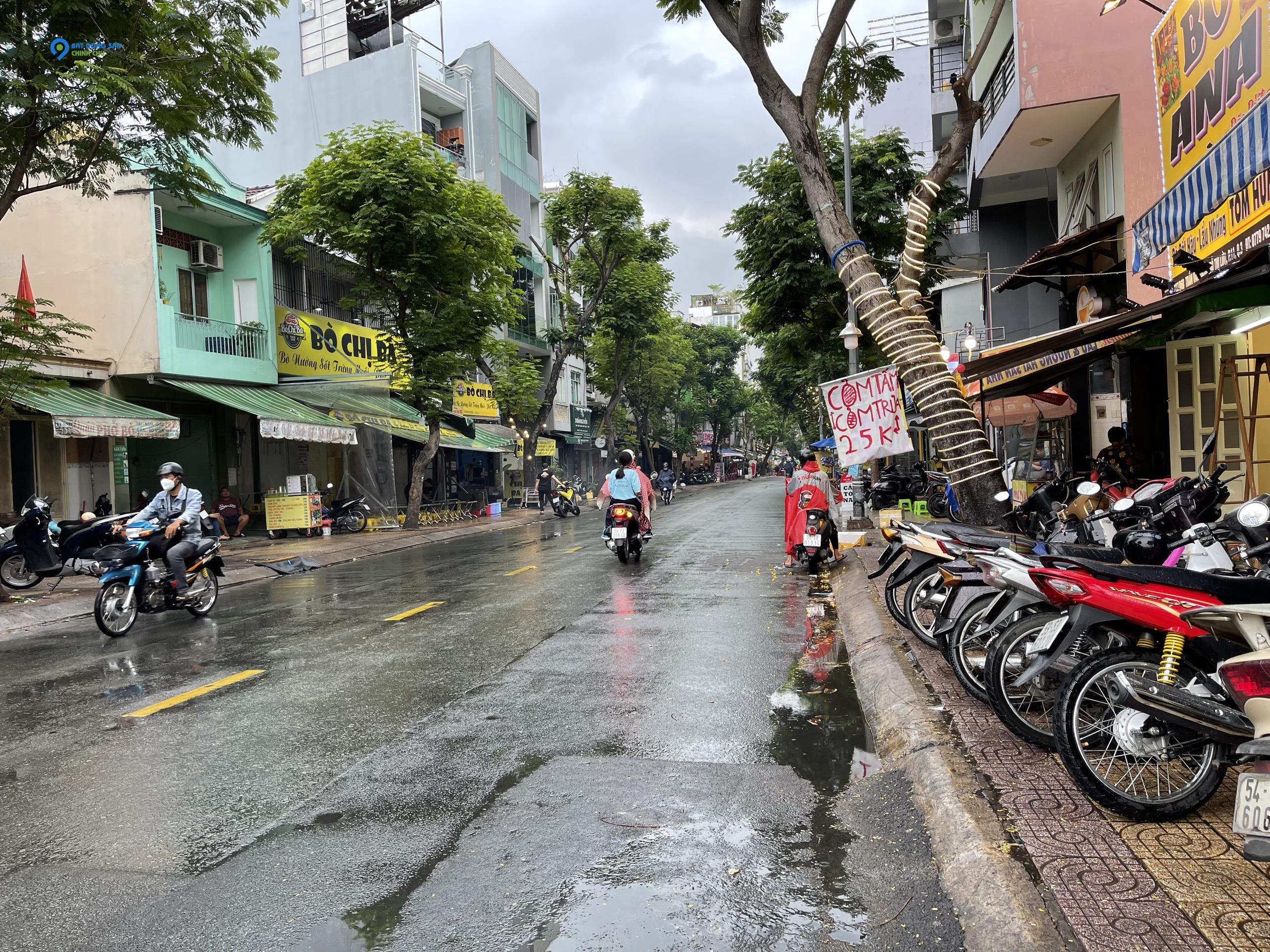 Chủ gấp bán nhà hai mặt tiền, trung tâm phường 11 quận 3, khu kinh doanh mua bán sầm uất,dt 138m2,ngang4.5m