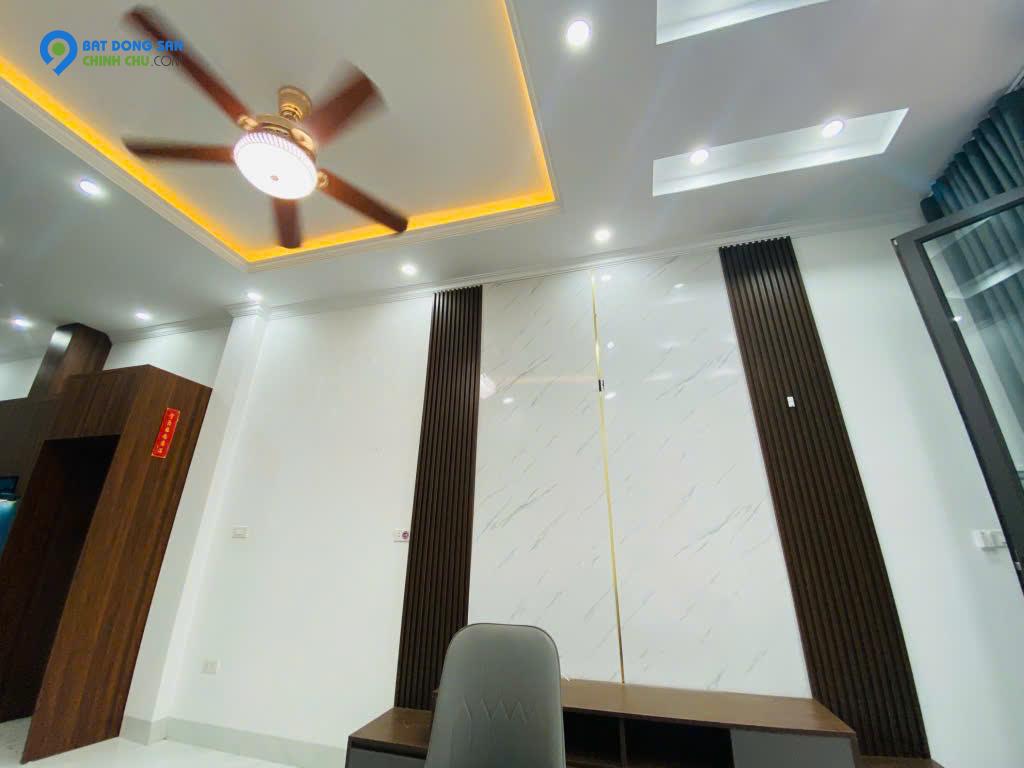 Đỉnh nóc kịch trần - Phố Trạm - 1 nhà ra mặt phố - dân xây - 32m2 - 5 tầng - 7.9 tỷ