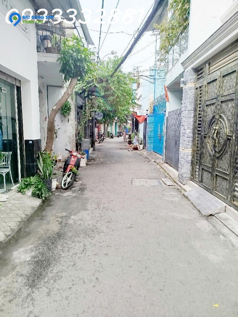 Dưới 5,8 tỷ nhà MT 2  Lầu + ST gần Lạc Long Quân, đang cho thuê 14tr/tháng