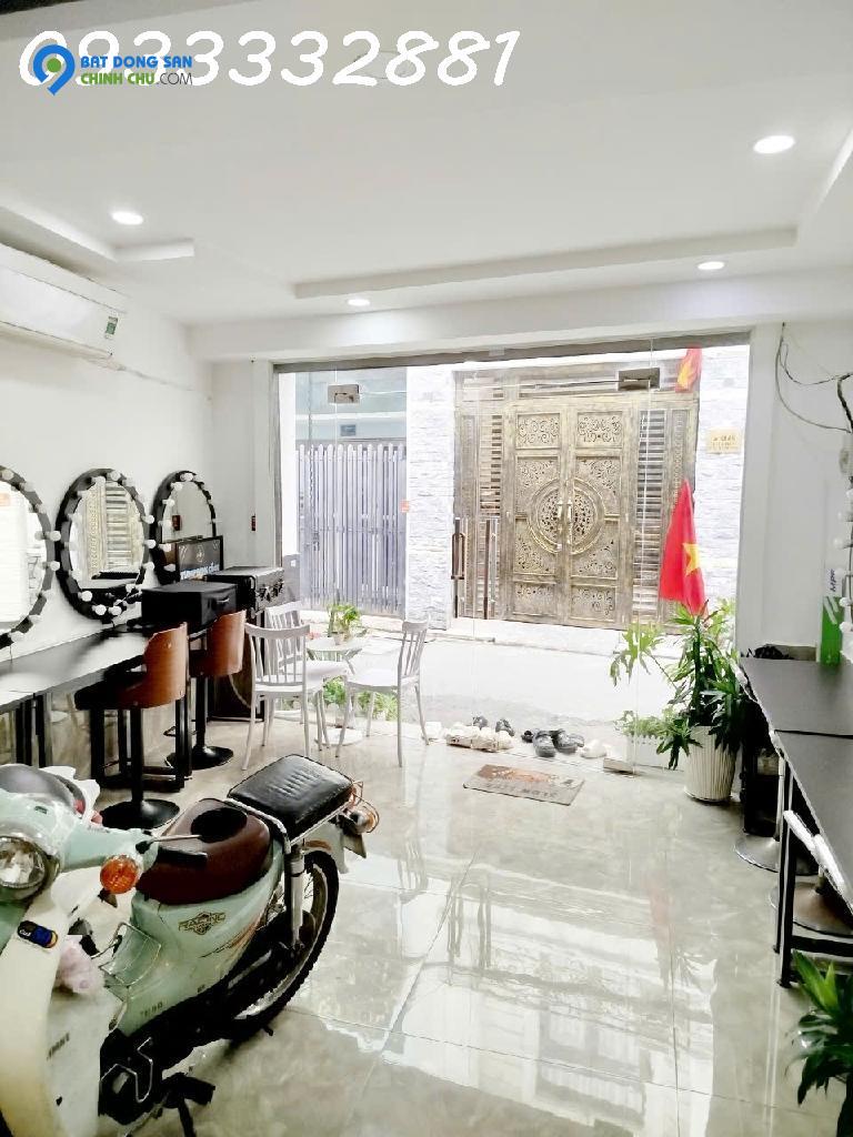 Dưới 5,8 tỷ nhà MT 2  Lầu + ST gần Lạc Long Quân, đang cho thuê 14tr/tháng